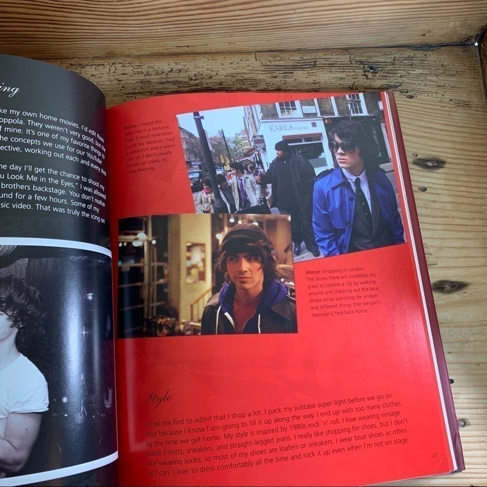 Disney Hyperion Jonas Brothers Burning Up book - Picture 2 of 16